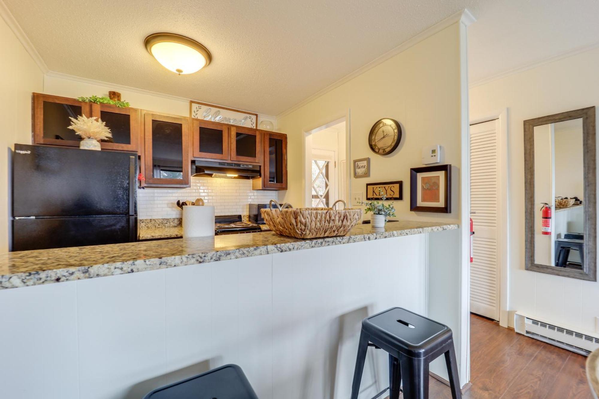 Beech Mountain Studio With Balcony Less Than 1 Mi To Skiing! Luaran gambar