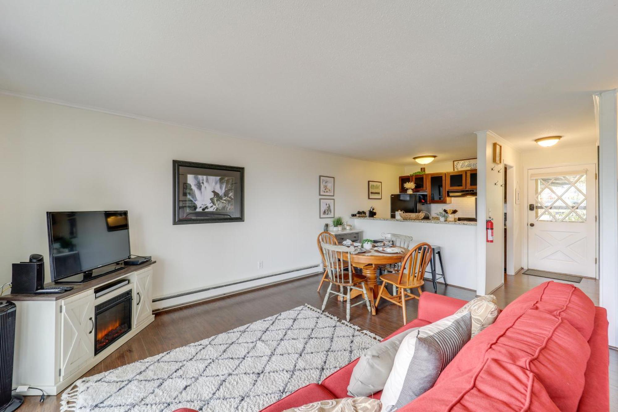 Beech Mountain Studio With Balcony Less Than 1 Mi To Skiing! Luaran gambar