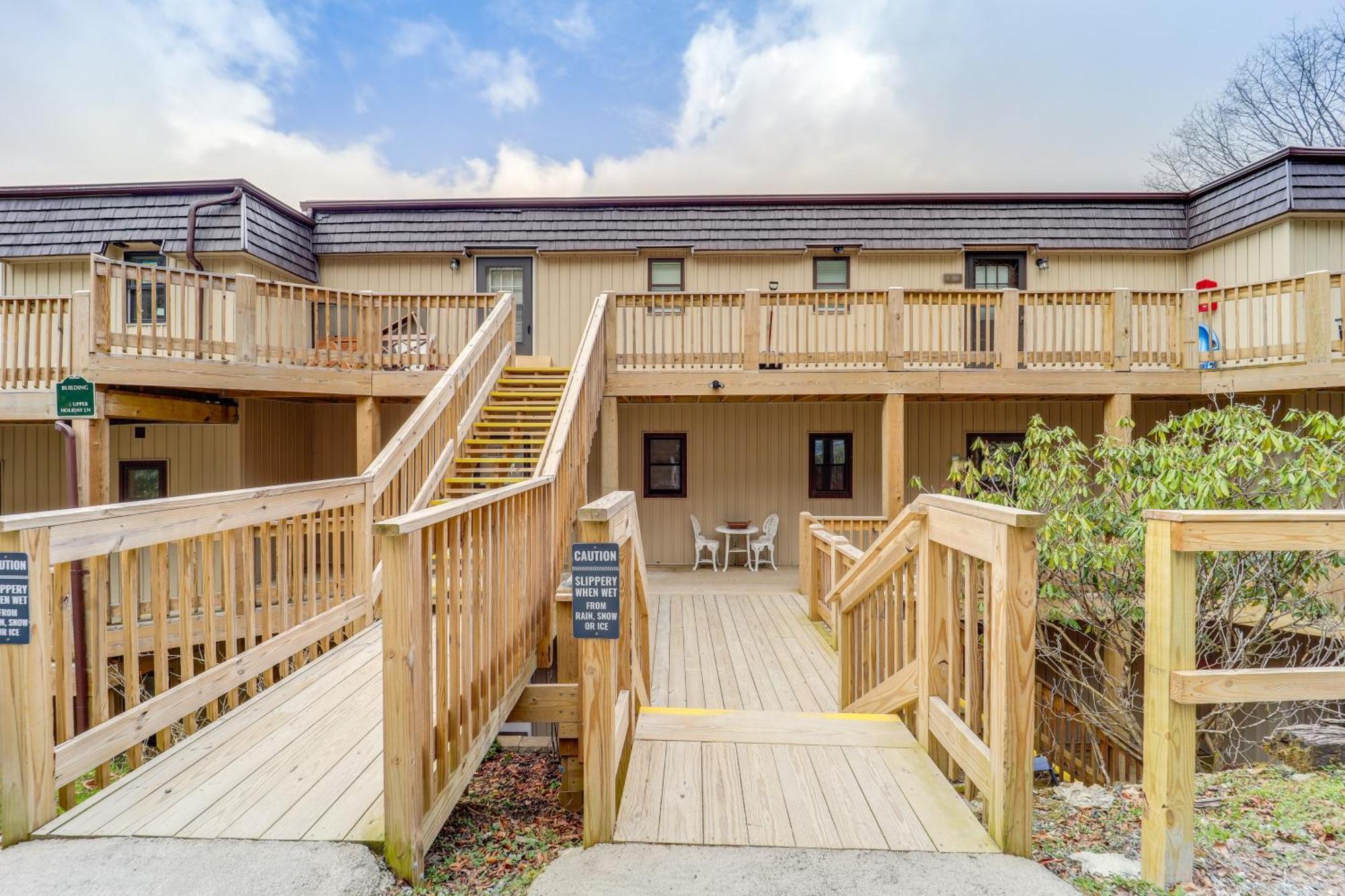 Beech Mountain Studio With Balcony Less Than 1 Mi To Skiing! Luaran gambar